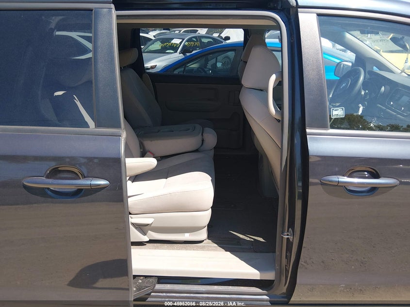 2016 KIA SEDONA auction photo 8