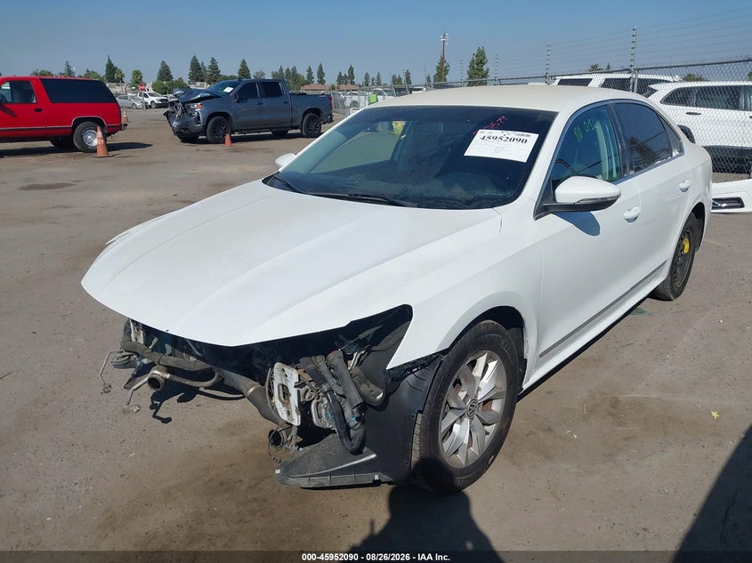 2016 Volkswagen Passat, Front End, IAAI, VIN 1VWAT7A37GC016957 — photo 2
