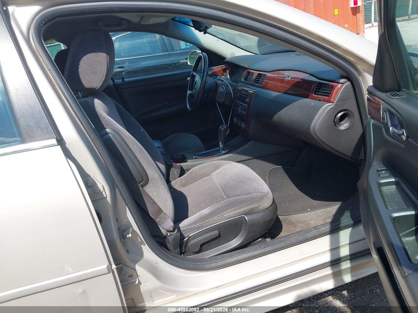 2010 CHEVROLET IMPALA auction photo 5