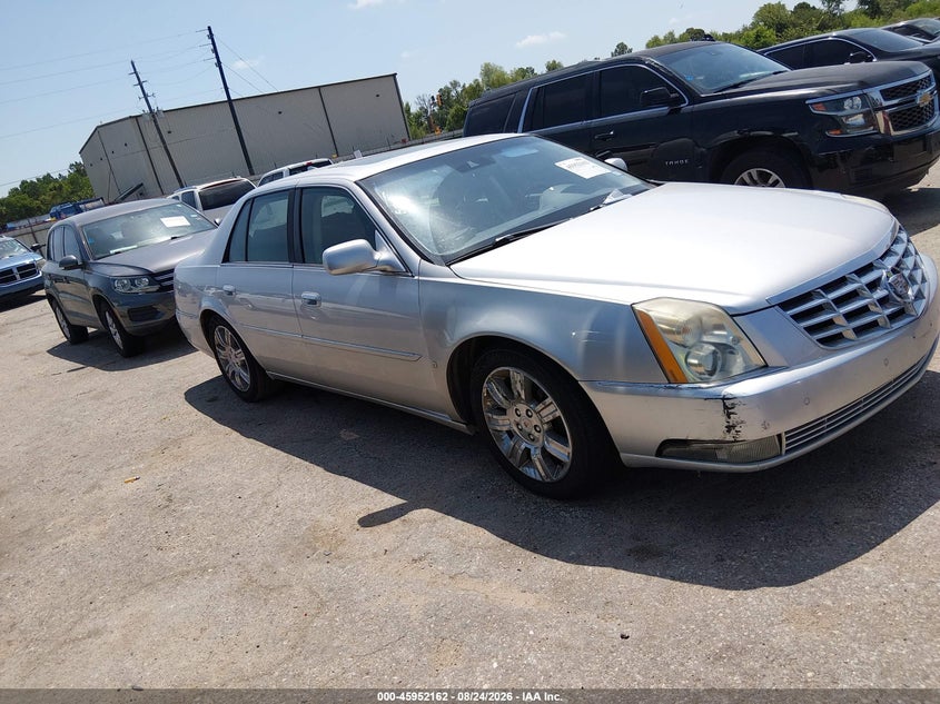 2011 CADILLAC DTS auction photo 1
