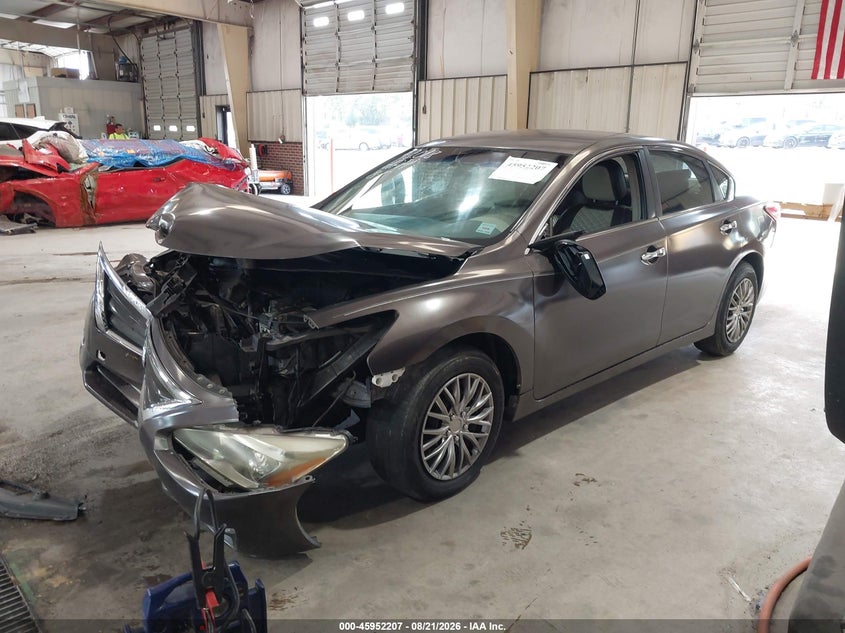 2013 Nissan Altima, Normal Wear & Tear, IAAI, VIN 1N4AL3AP6DC161763 — photo 2