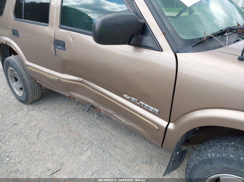 CHEVROLET BLAZER 2004 VIN 1GNDT13X44K158799