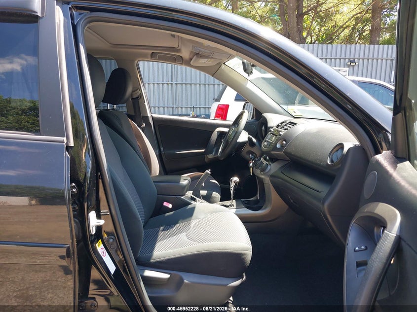 2011 TOYOTA RAV4 auction photo 5