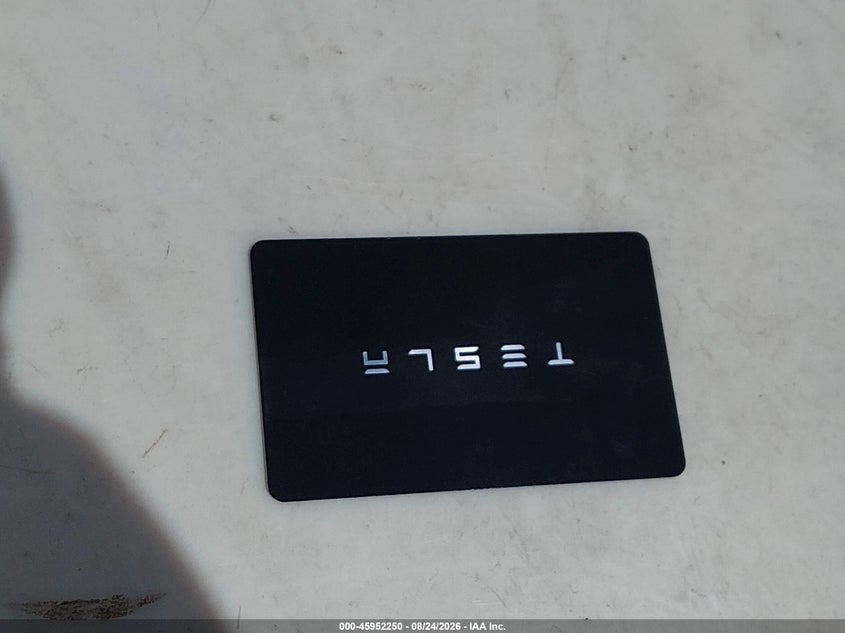 TESLA MODEL 3 - zdjęcie 11