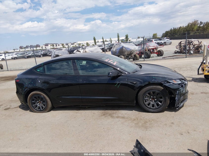 TESLA MODEL 3 - zdjęcie 14