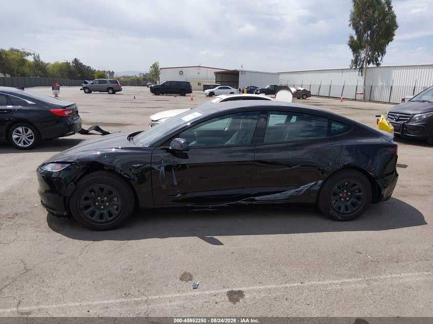 TESLA MODEL 3 - zdjęcie 15