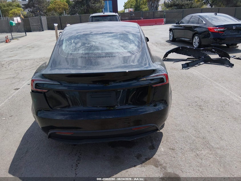 TESLA MODEL 3 - zdjęcie 17