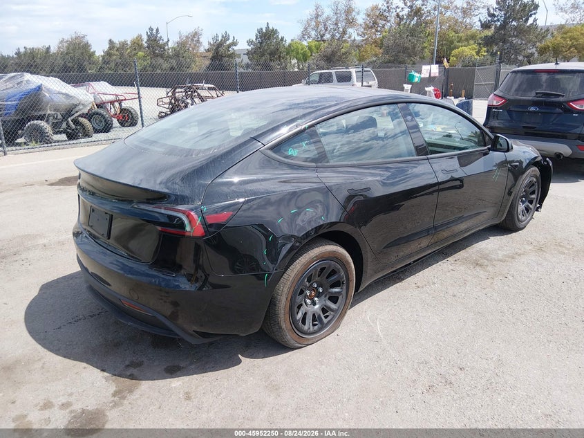 TESLA MODEL 3 - zdjęcie 4