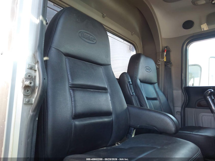 2019 PETERBILT 389 auction photo 6