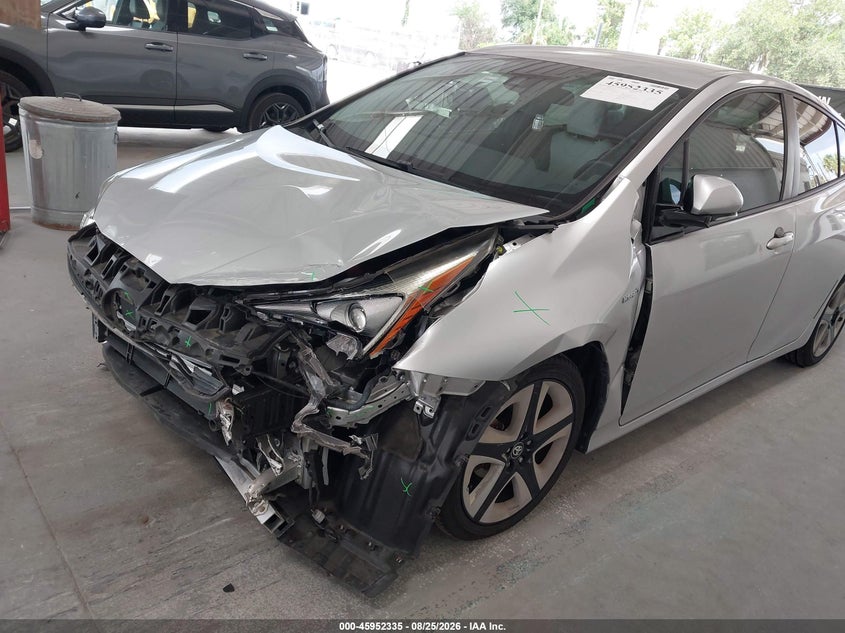 2016 TOYOTA PRIUS auction photo 6