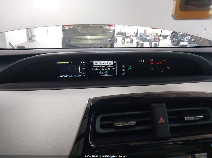 2016 TOYOTA PRIUS auction photo 7