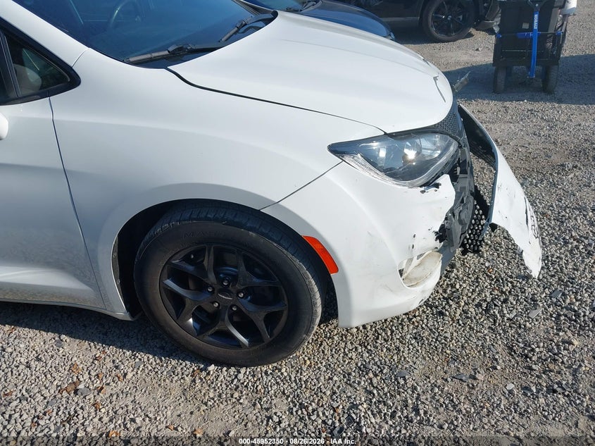 CHRYSLER PACIFICA 2018 VIN 2C4RC1BG7JR182849