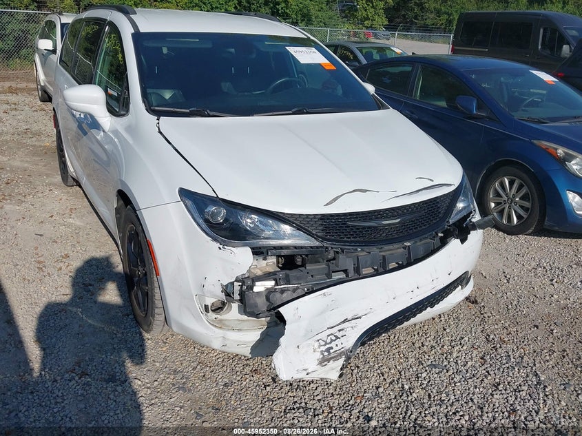 CHRYSLER PACIFICA 2018 VIN 2C4RC1BG7JR182849