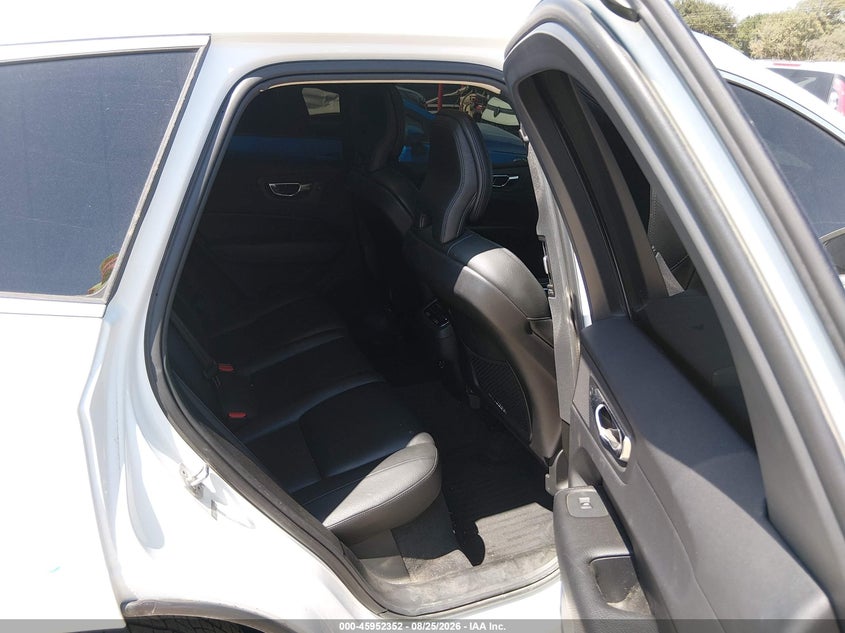 VOLVO XC60 - zdjęcie 8