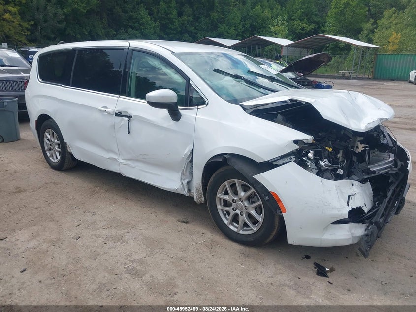 2019 CHRYSLER PACIFICA auction photo 1