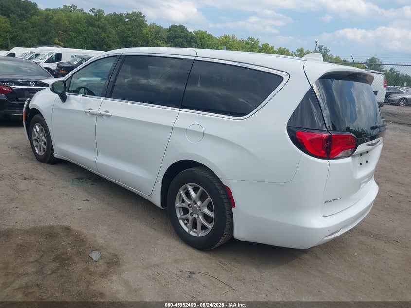 2019 CHRYSLER PACIFICA auction photo 3