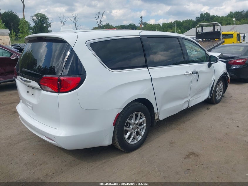 2019 CHRYSLER PACIFICA auction photo 4