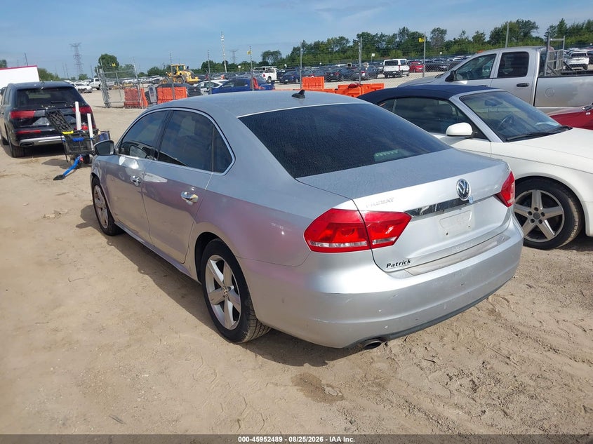2013 VOLKSWAGEN PASSAT auction photo 3