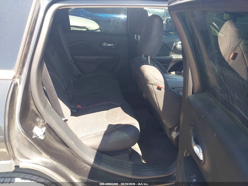 2016 JEEP CHEROKEE auction photo 8