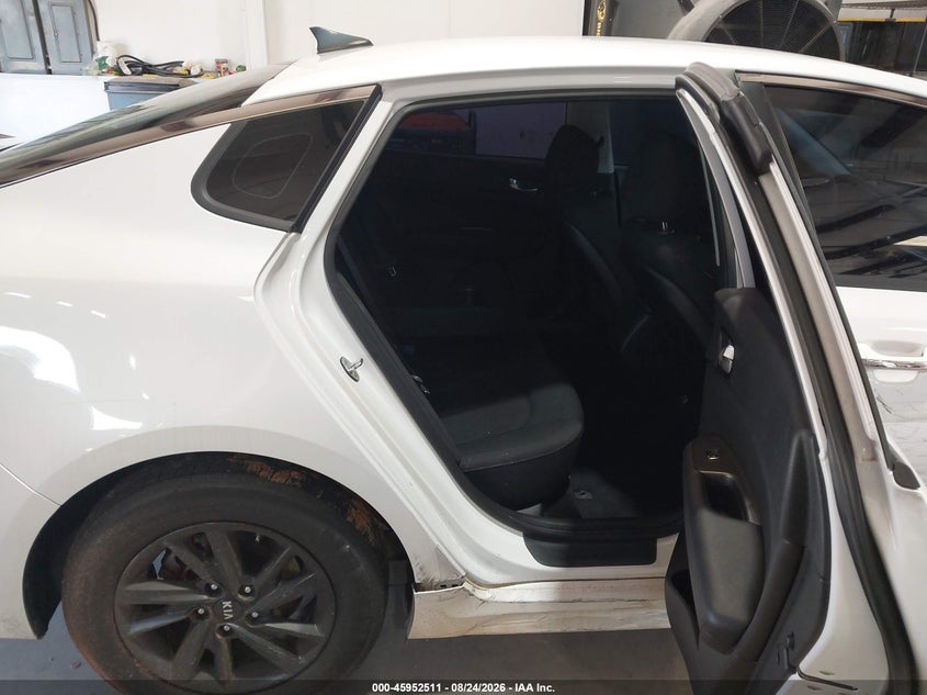 2020 KIA OPTIMA LX · Фото 8
