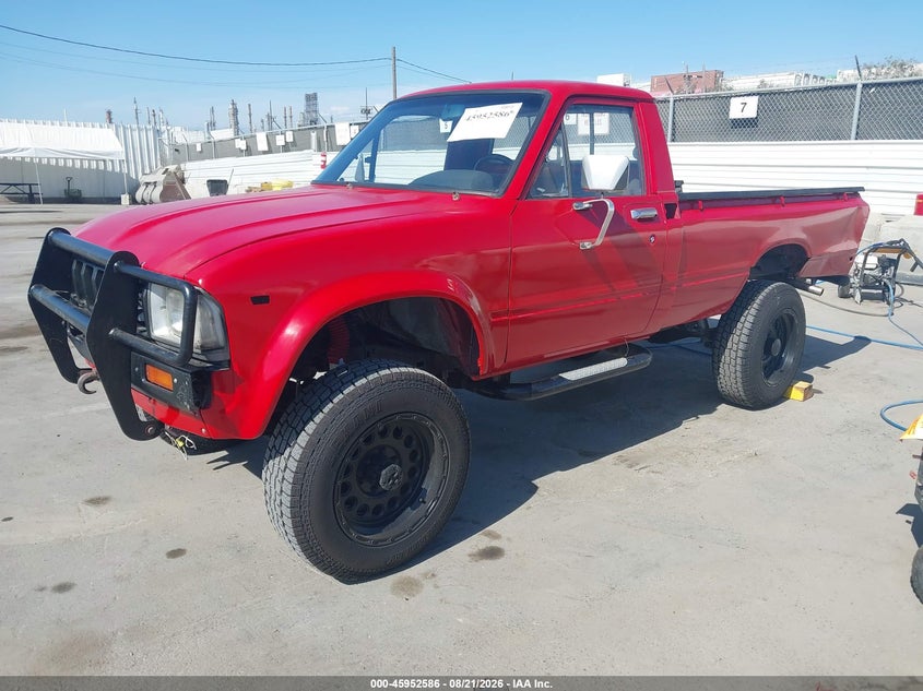 1982 Toyota Pickup, Rear, IAAI, VIN JT4RN48D3C0027754 — photo 2