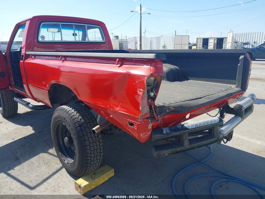 Photo 6 - TOYOTA PICKUP