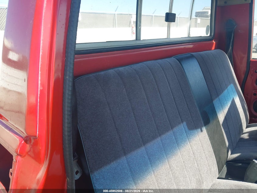 Photo 8 - TOYOTA PICKUP