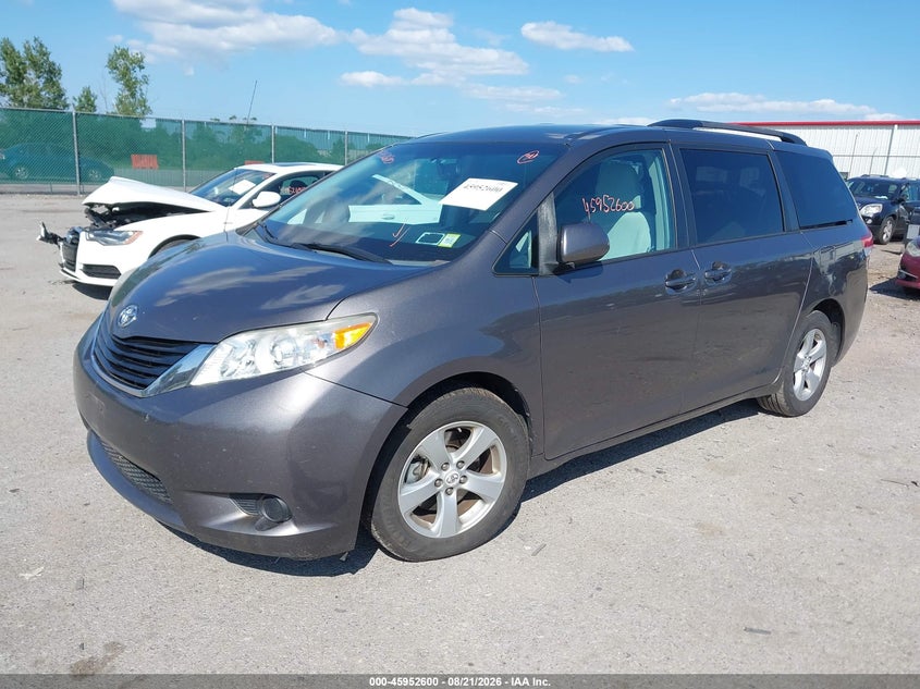 2012 Toyota Sienna, Обычный износ, IAAI, VIN 5TDKK3DC9CS224930 — фото 2