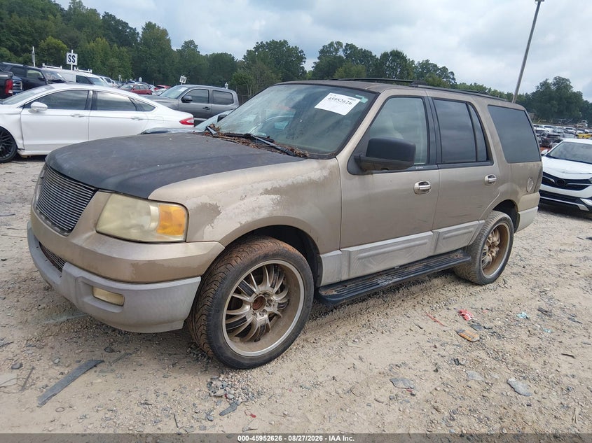 2003 Ford Expedition, Normal Wear & Tear, IAAI, VIN 1FMRU15W03LC56099 — photo 2