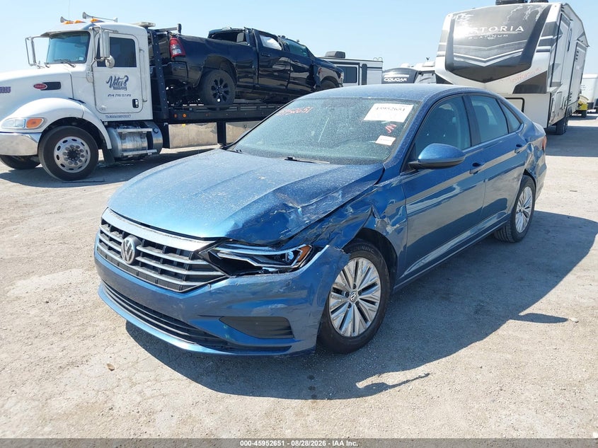 Volkswagen Jetta - фото 2
