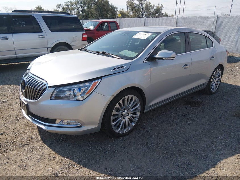 2015 Buick LaCrosse, Right Front, IAAI, VIN 1G4GF5G30FF176235 — photo 2
