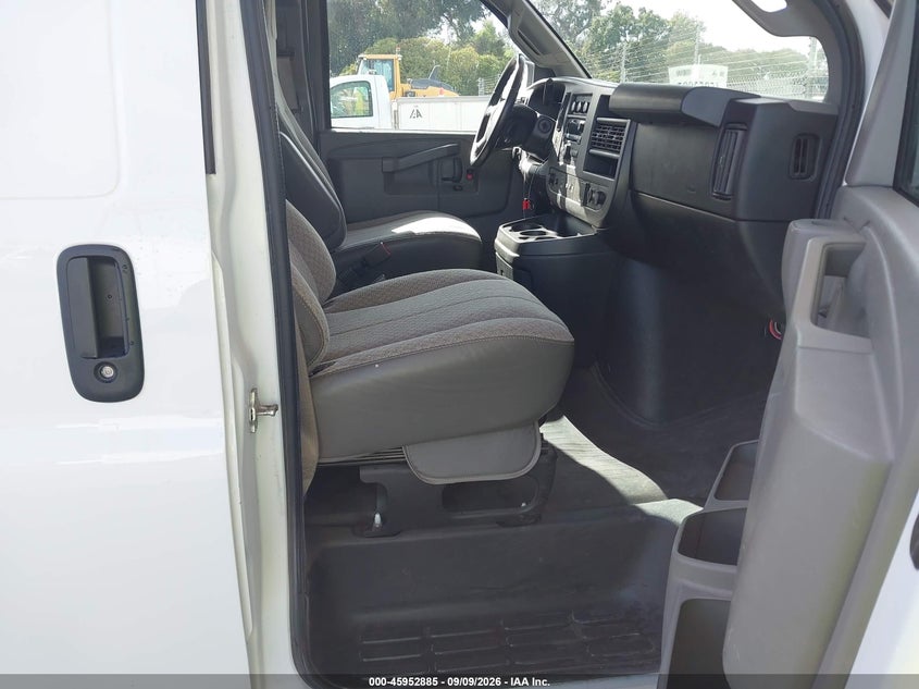 2017 CHEVROLET EXPRESS 3500 auction photo 5