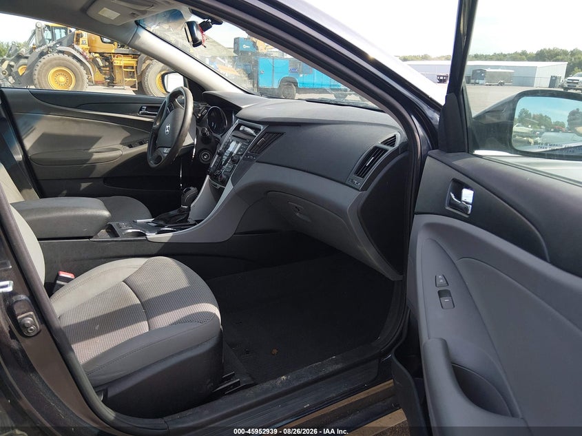 2013 HYUNDAI SONATA auction photo 5