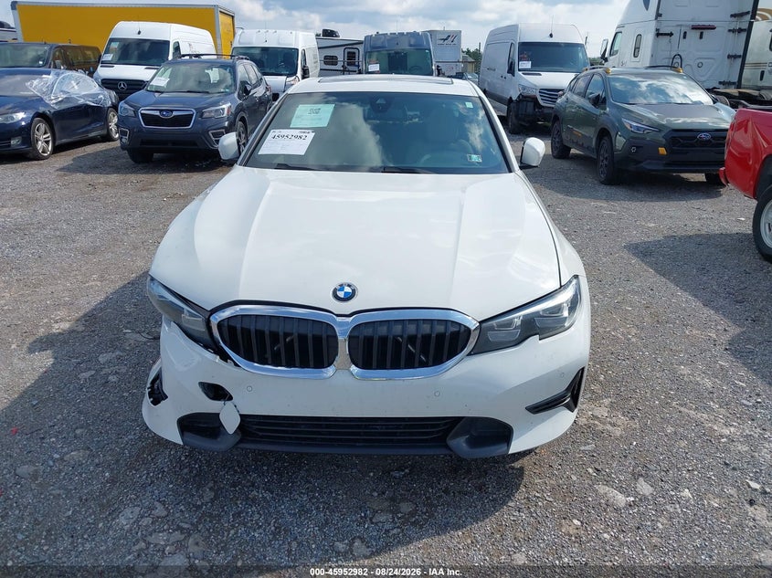 BMW 330I - zdjęcie 12