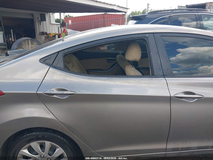 2013 HYUNDAI ELANTRA auction photo 6