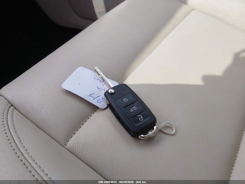 VOLKSWAGEN TIGUAN 2015 VIN WVGBV7AX3FW074173