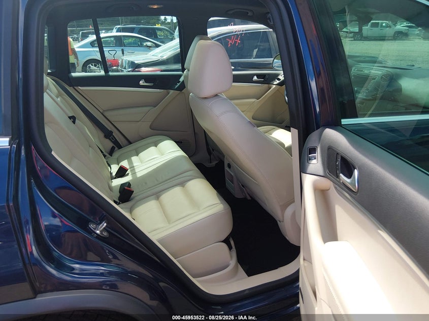 VOLKSWAGEN TIGUAN 2015 VIN WVGBV7AX3FW074173