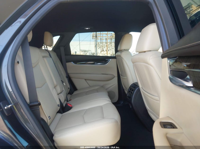 CADILLAC XT5 - zdjęcie 8