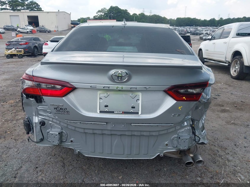 Фото 17 - TOYOTA CAMRY