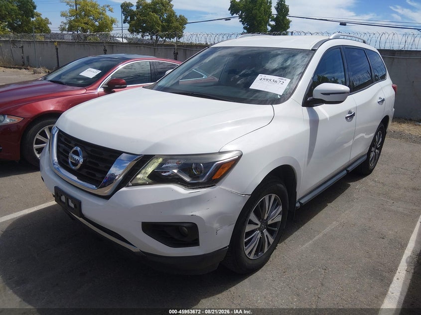 2017 Nissan Pathfinder, Left Front, IAAI, VIN 5N1DR2MN7HC619483 — photo 2