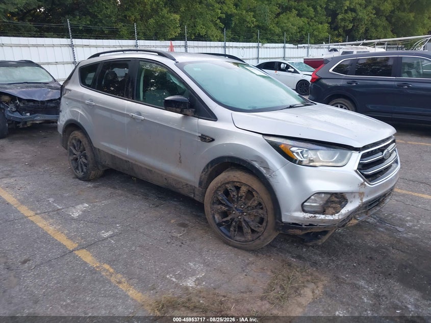 Vin: 1fmcu9gd5kua97864, lot: 46452931, ford escape se 2019 img_1