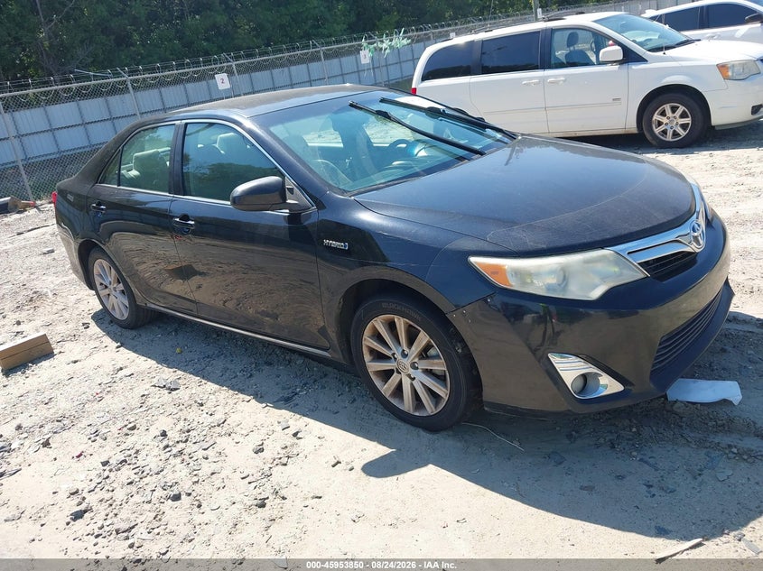 2014 Toyota Camry Hybrid XLE