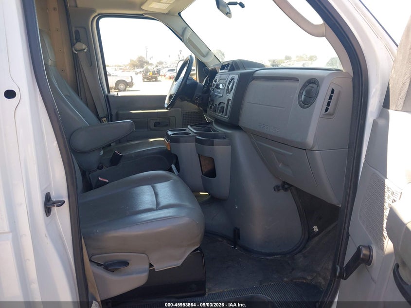 2013 FORD E-450 CUTAWAY auction photo 5