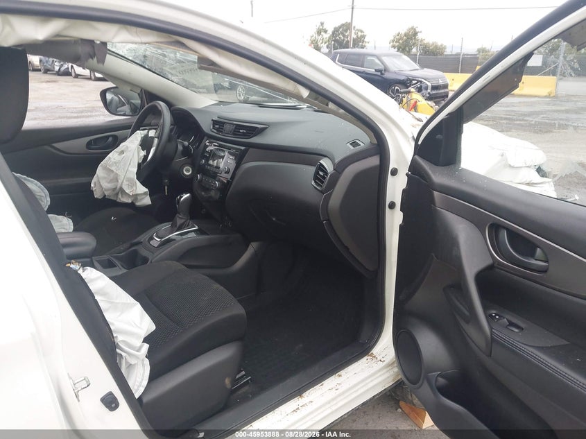 2018 NISSAN ROGUE SPORT auction photo 5