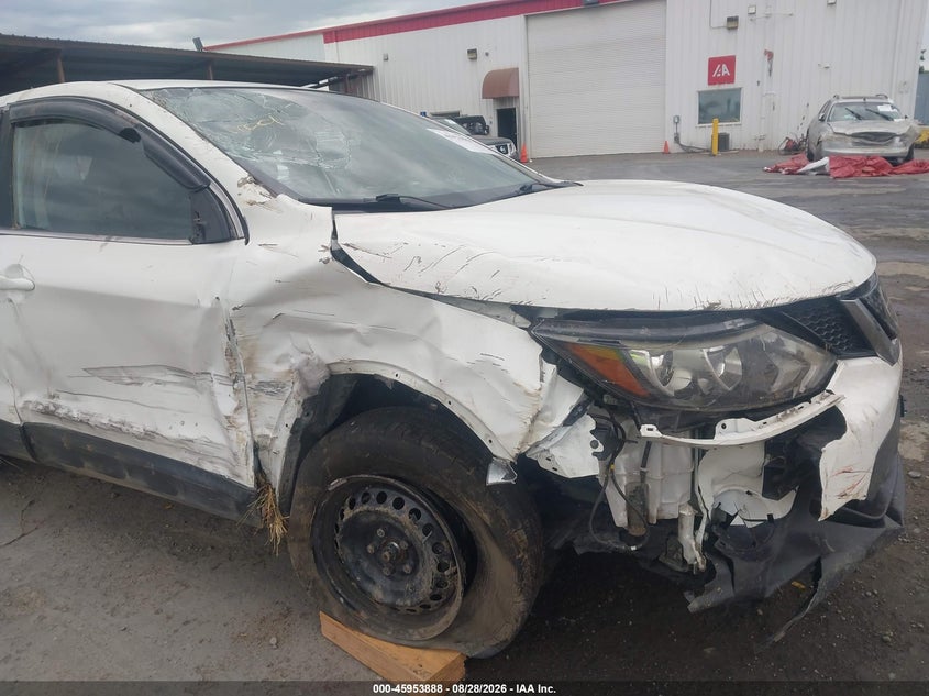 2018 NISSAN ROGUE SPORT auction photo 6