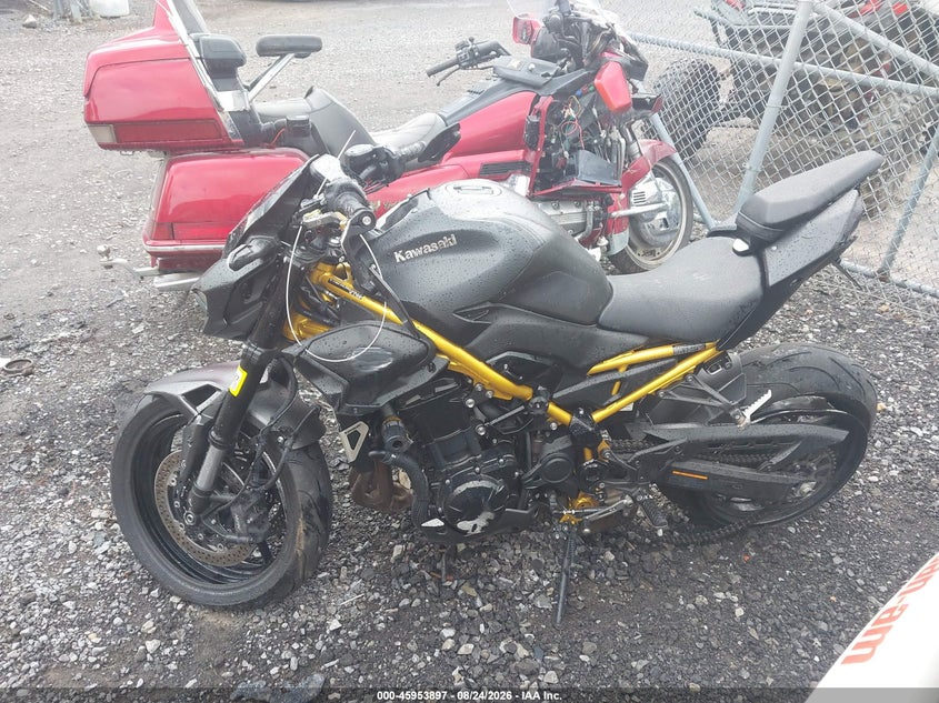 KAWASAKI ZR900 2026