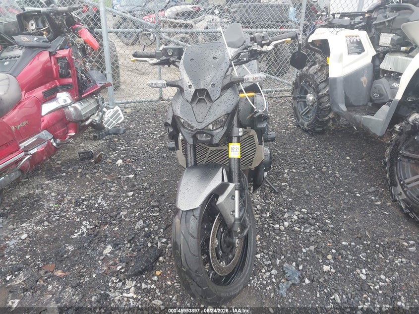 KAWASAKI ZR900 2026