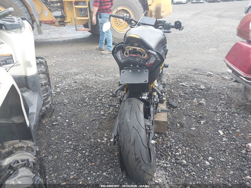 KAWASAKI ZR900 2026