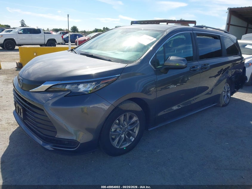 2025 TOYOTA SIENNA auction photo 2