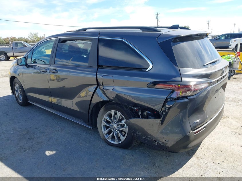 2025 TOYOTA SIENNA auction photo 3